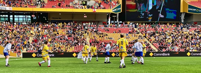 論員曾對克 論員曾對克